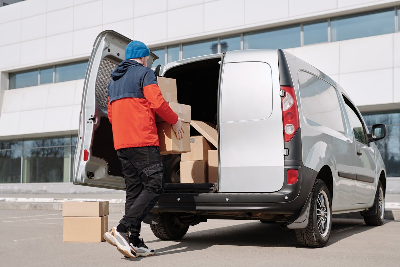 Logistika je základem úspěchu e-shopu: Více než jen krabice a kurýři