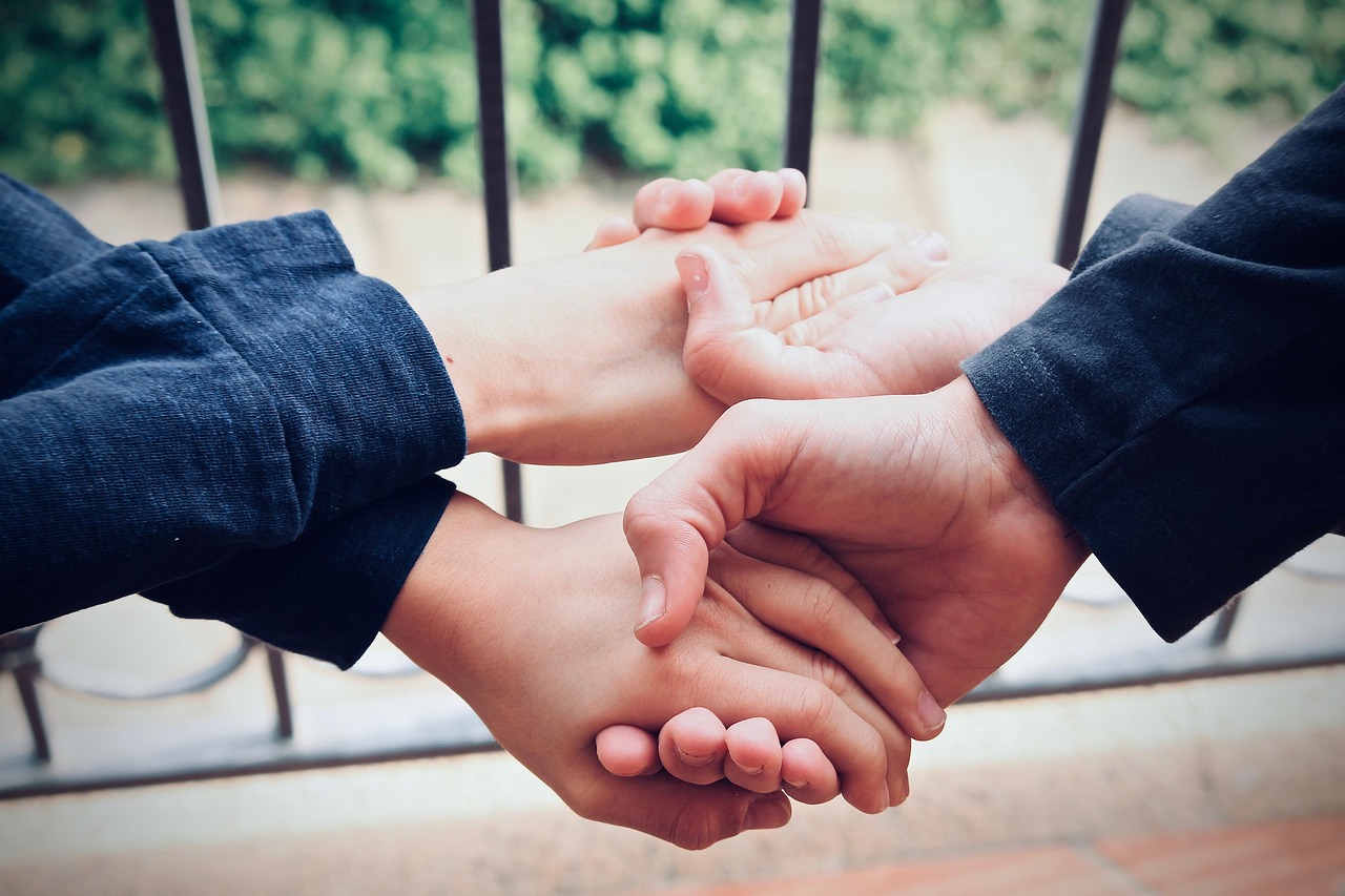 Tajemství úspěchu věrnostních programů: Proč se lidé vracejí do supermarketů a kaváren – Analýza psychologie loajality