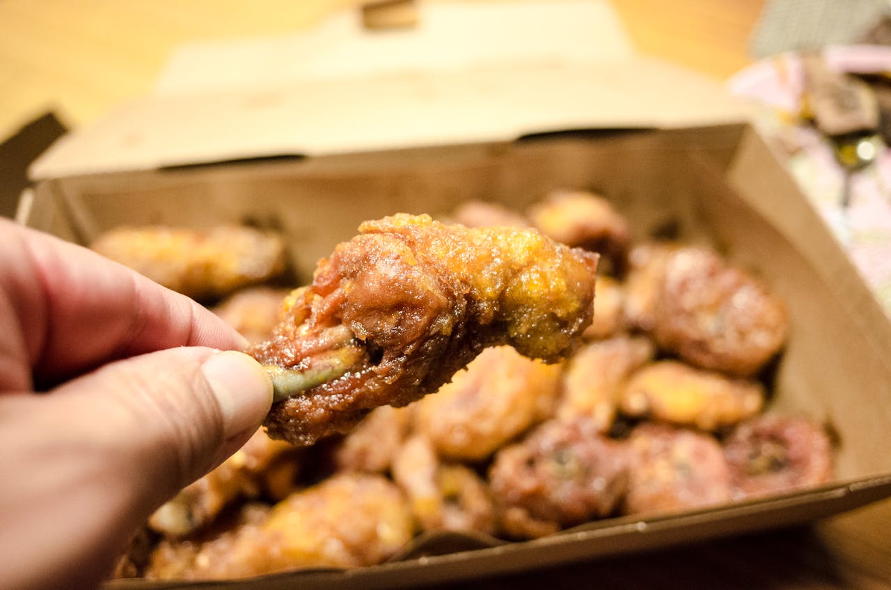 Jak se odvíjel skandál: Časová osa kauzy KFC a prošlého masa